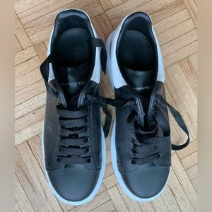 Alexander McQueen Original Black&White Calfskin Sneakers